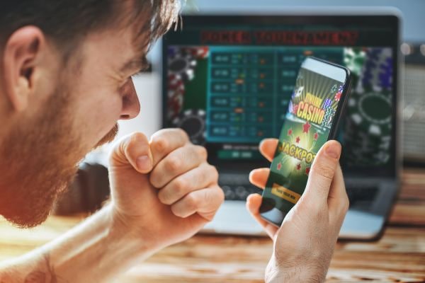 Proses instalasi aplikasi indomax88 di perangkat Android